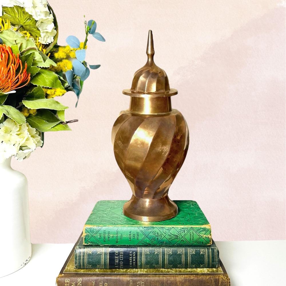 VTG 1960s Brass Swirl Ginger Jar Urn Pedestal Vase Geometric Lid India 11.5"‎ H